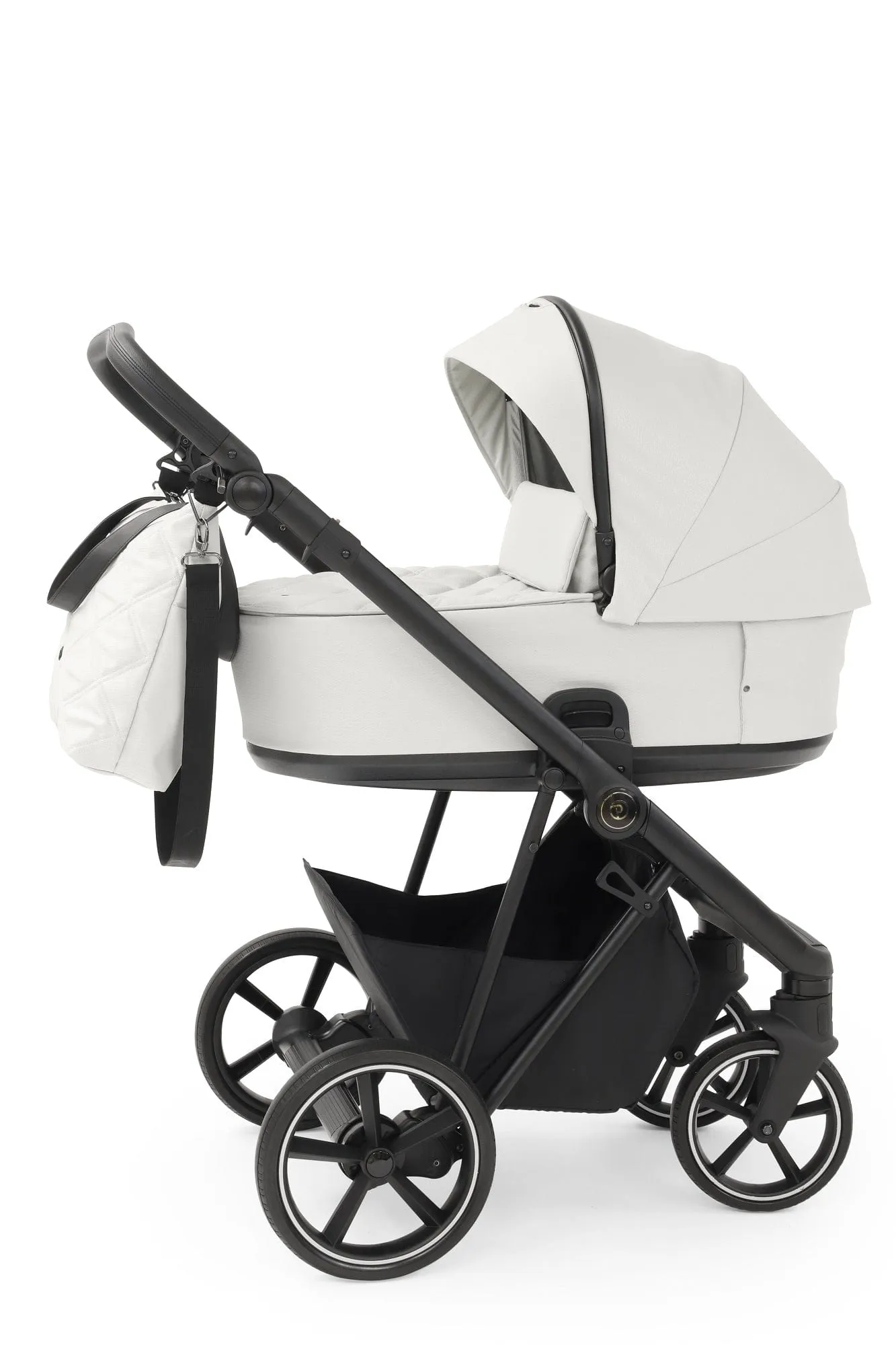 BabyStyle Prestige Vogue 12 Piece Bundle - Ivory / Black Frame / Black Leather