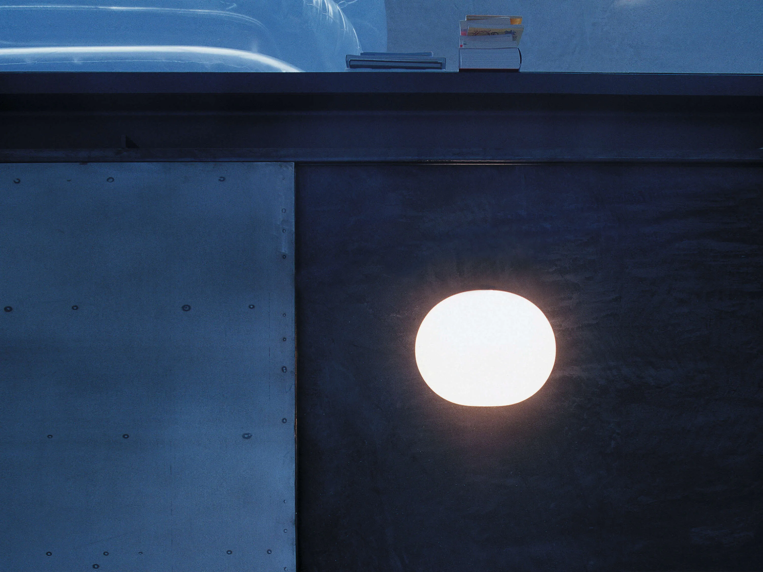 Glo-Ball Wall Lamp