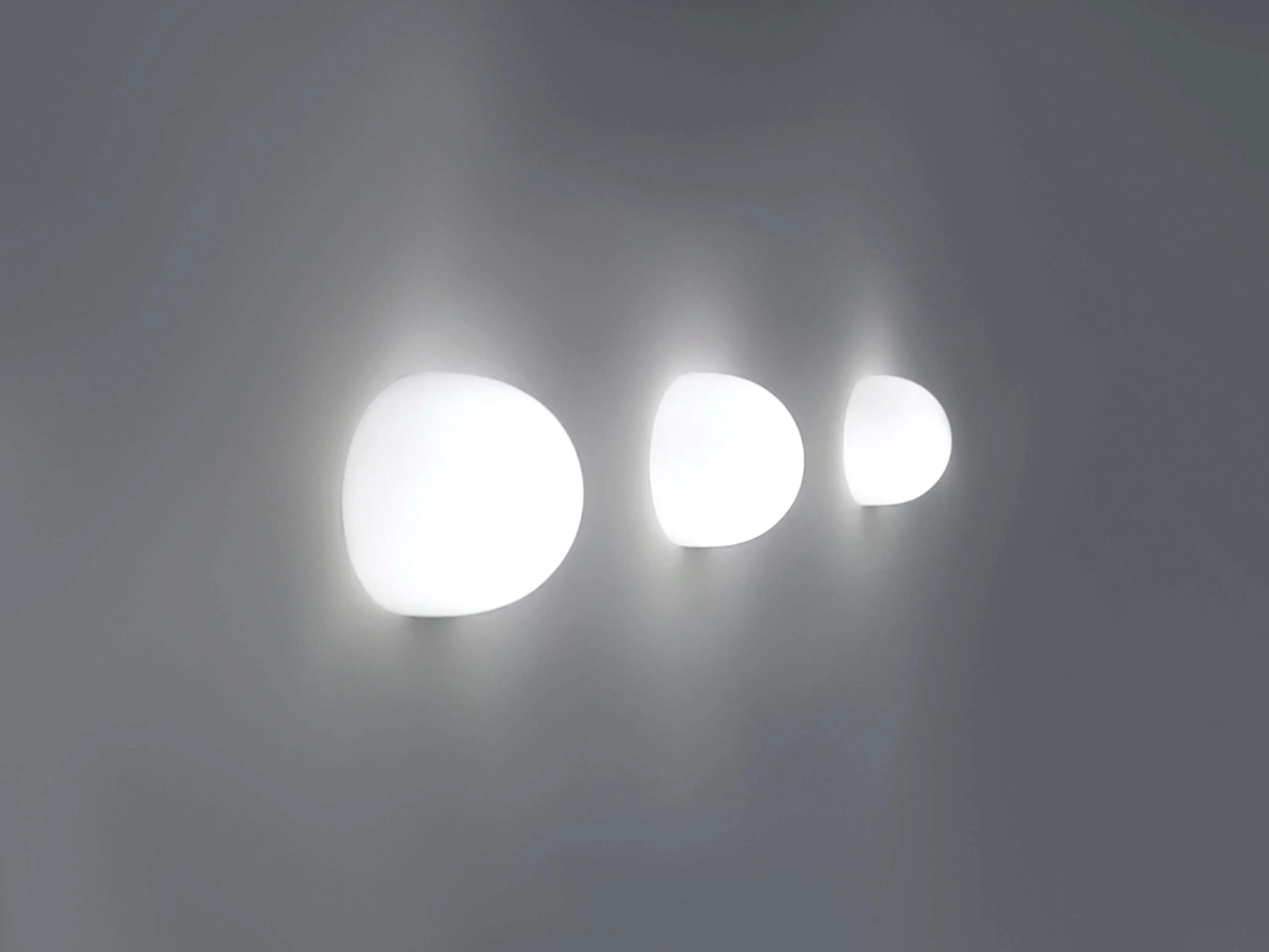Glo-Ball Wall Lamp