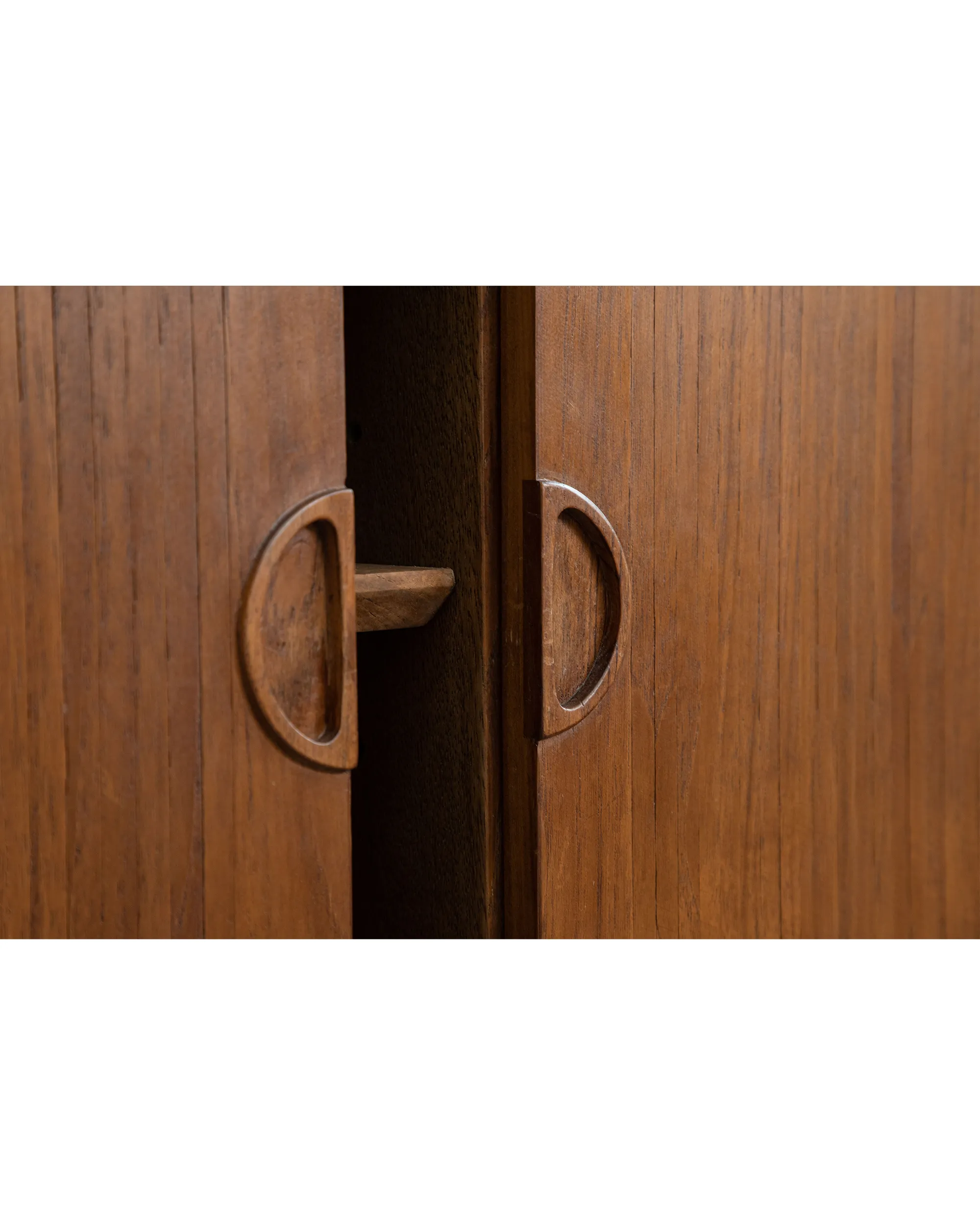 NO.424 Venice Sideboard