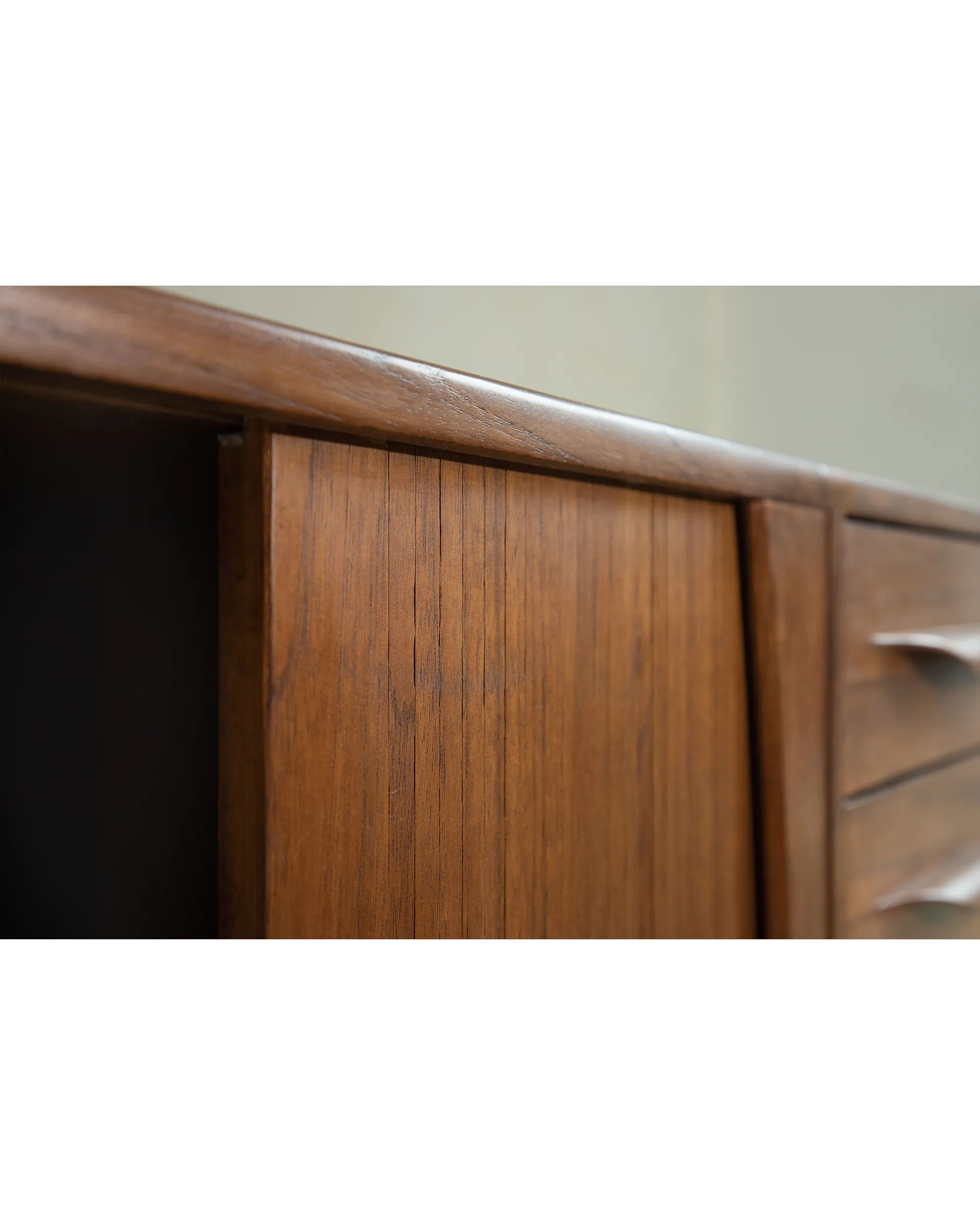 NO.424 Venice Sideboard