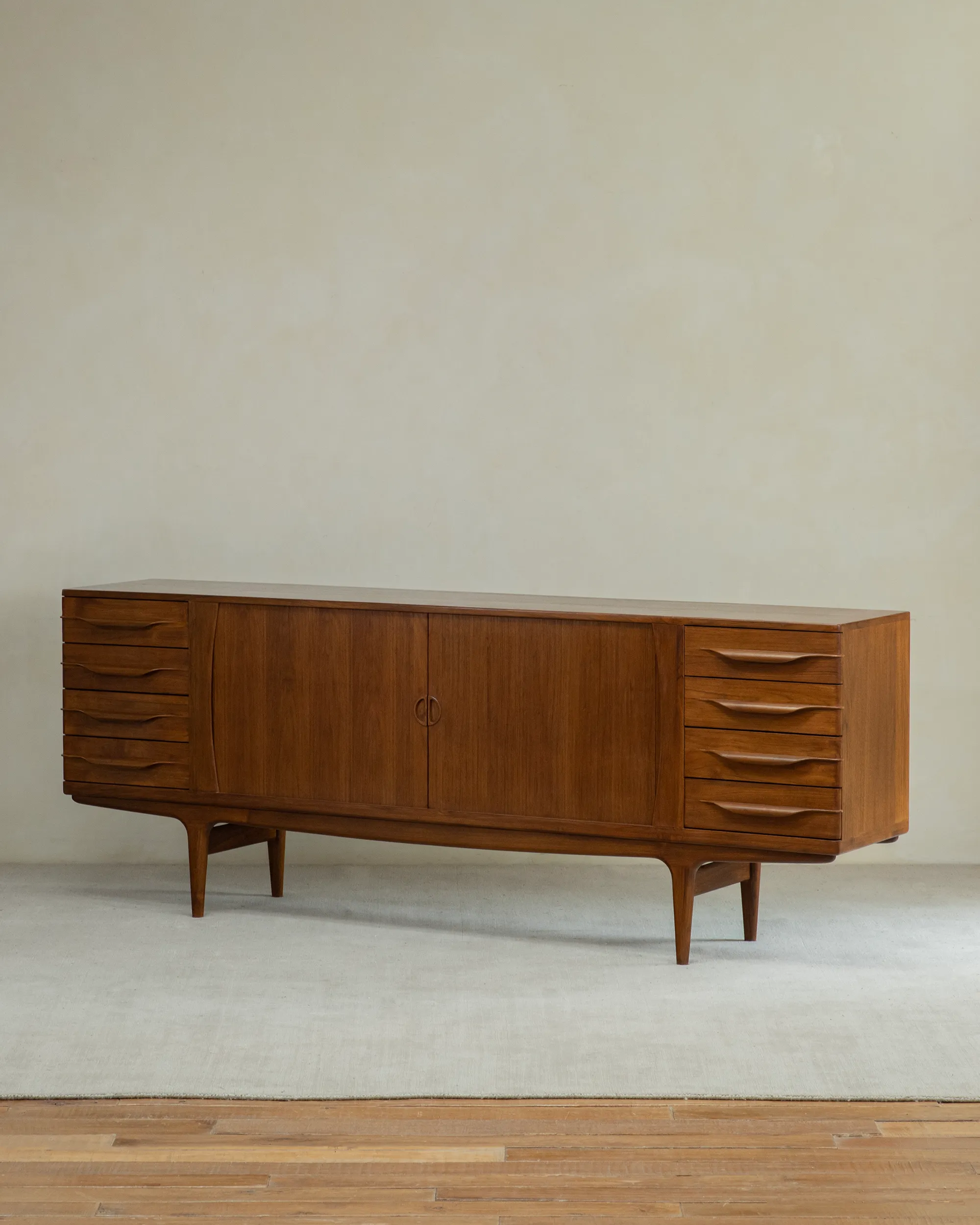 NO.424 Venice Sideboard