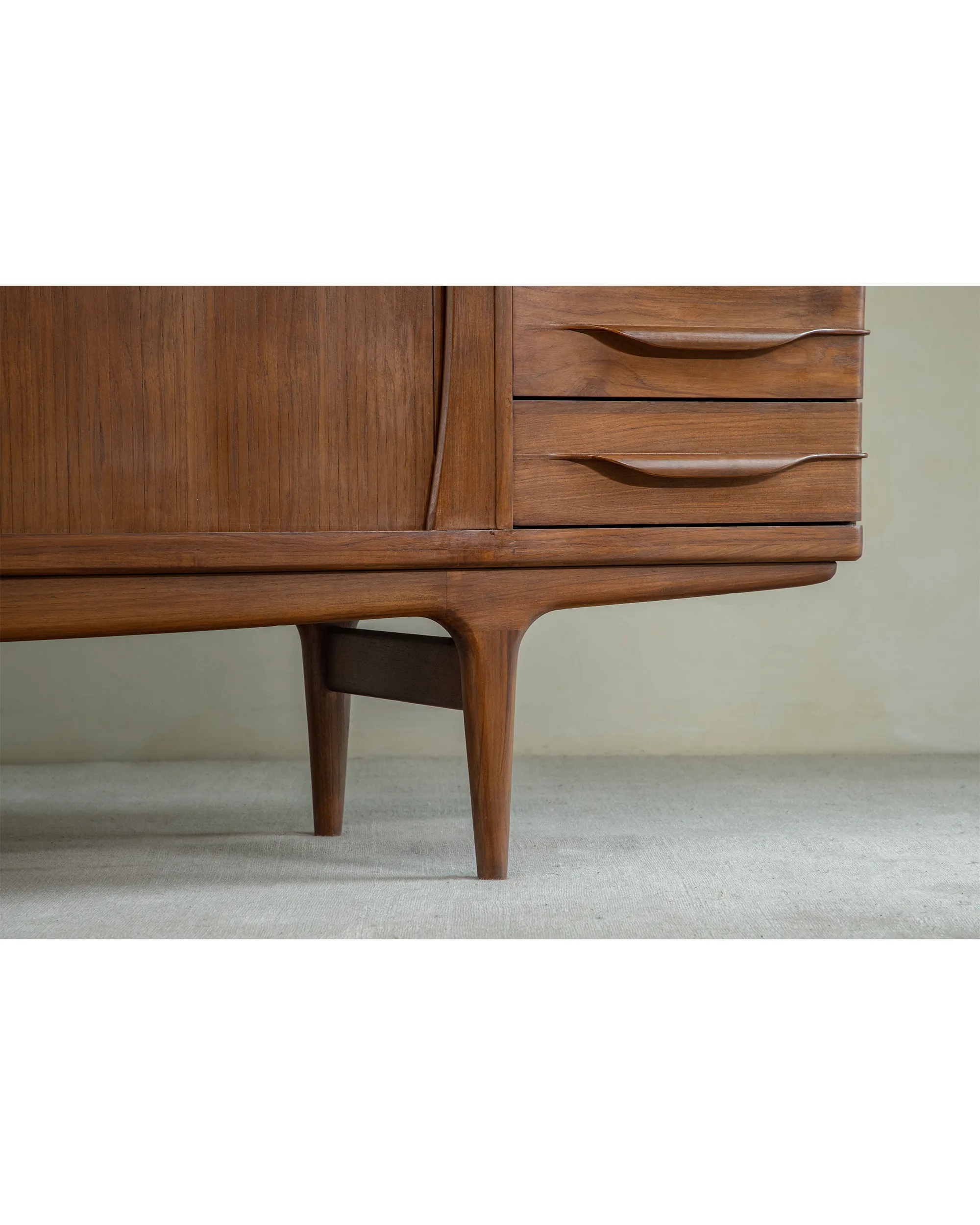 NO.424 Venice Sideboard
