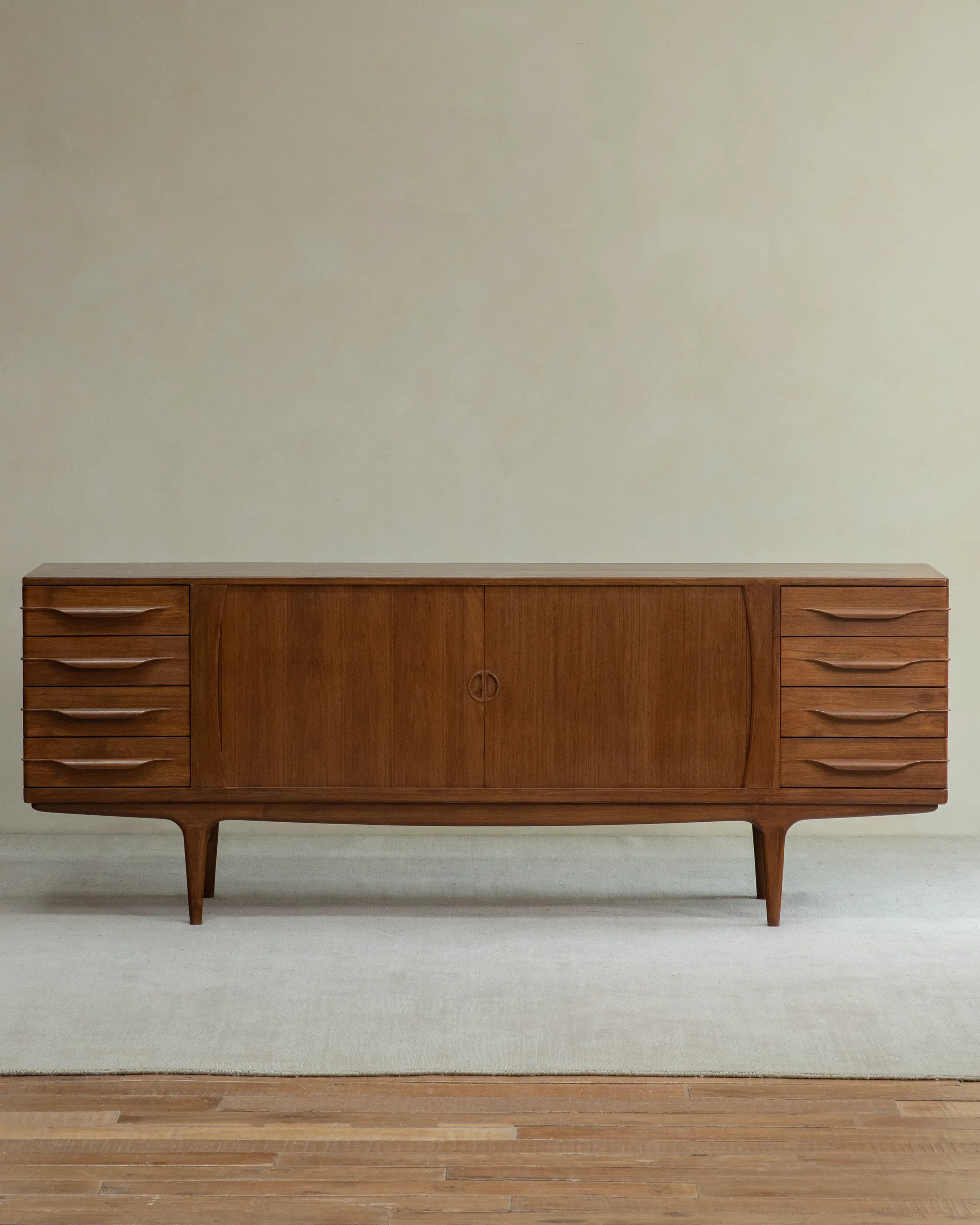 NO.424 Venice Sideboard