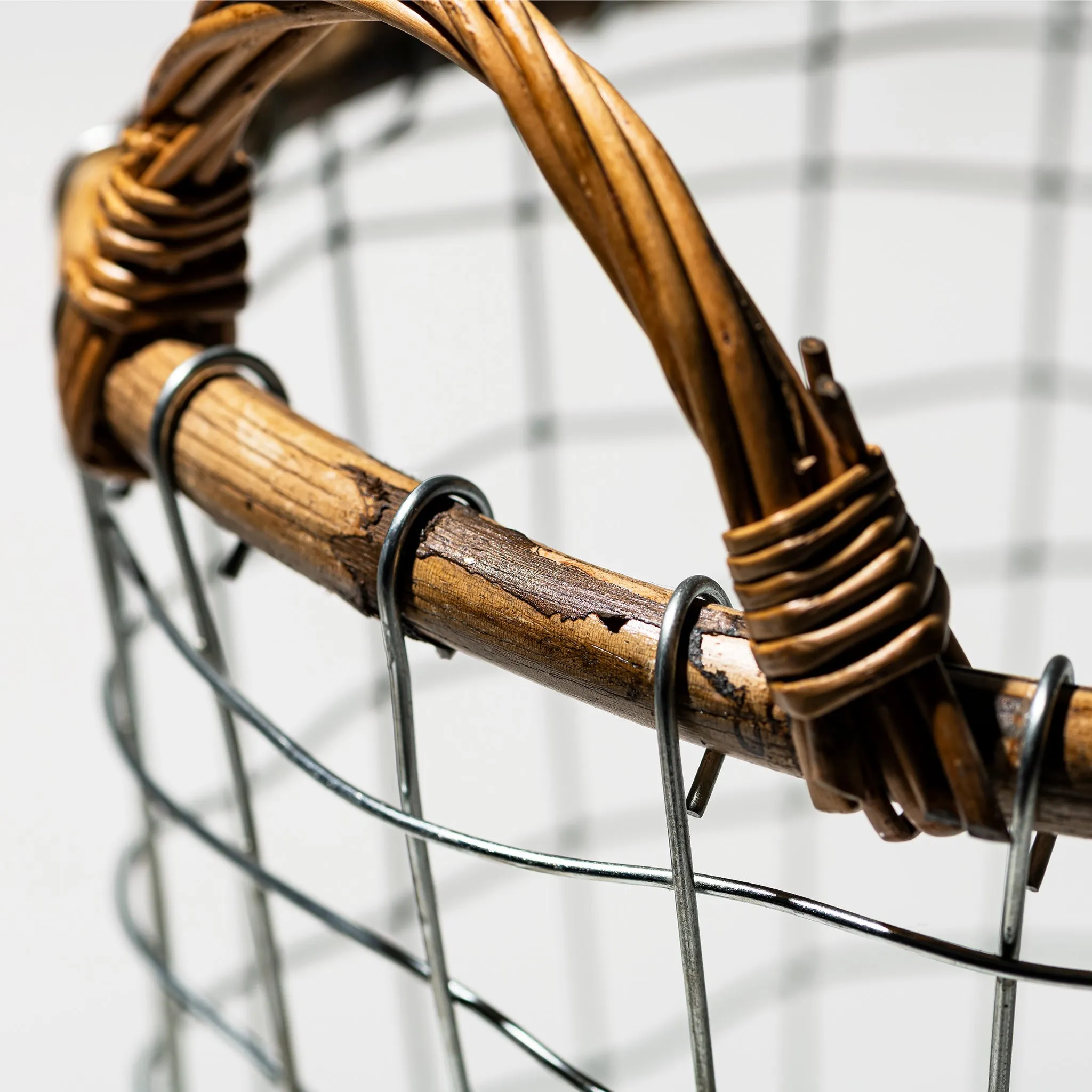 RATTAN TOP WIRE BASKET - SMALL